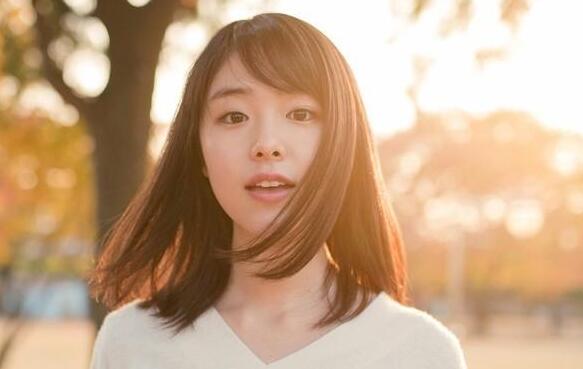 东出昌大携出轨小三唐田英里佳