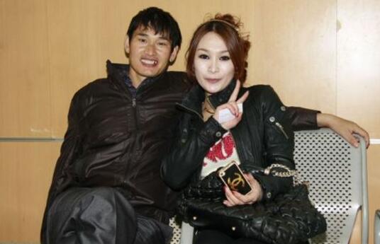 大衣哥出轨女粉丝还偷税