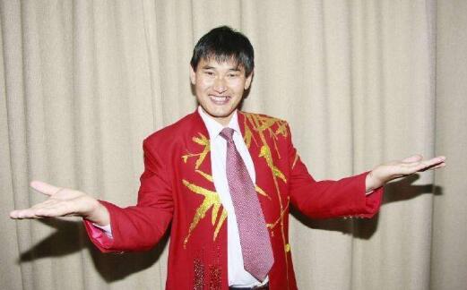 大衣哥出轨女粉丝还偷税