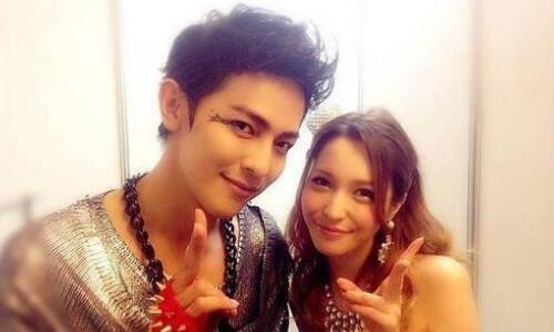 汪东城愚人节公开恋情