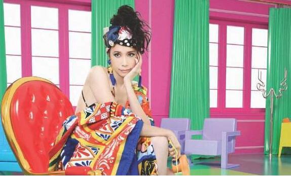 莫文蔚穿杜嘉班纳引发争议