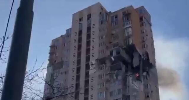 乌克兰独立广场周边炮声不断