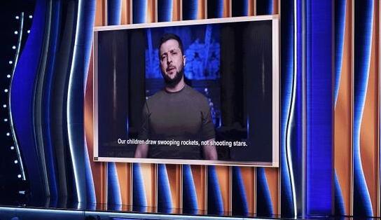 泽连斯基视频现身格莱美颁奖礼