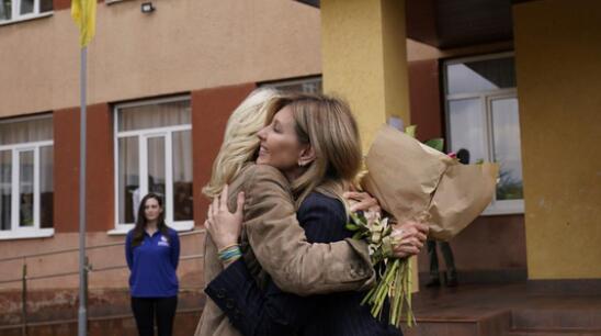 美国第一夫人访乌