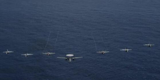 美军举行大规模军事演习