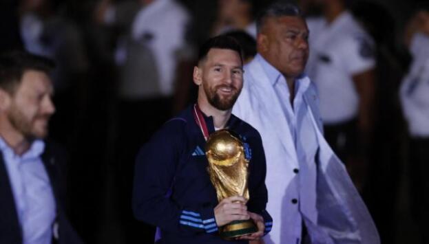 梅西携队凯旋球迷接机欢庆现场