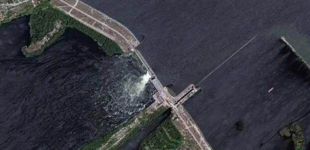 泽连斯基就水电站大坝遭袭开会