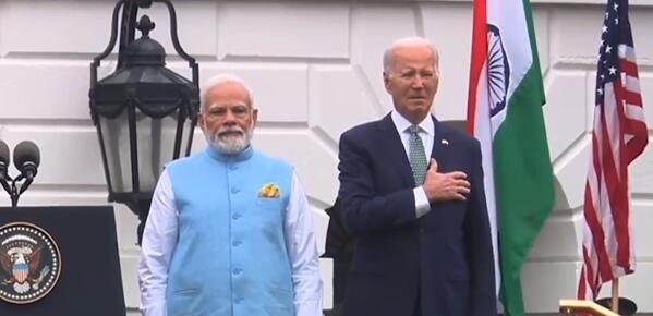 拜登误把印度国歌当美国国歌敬礼,