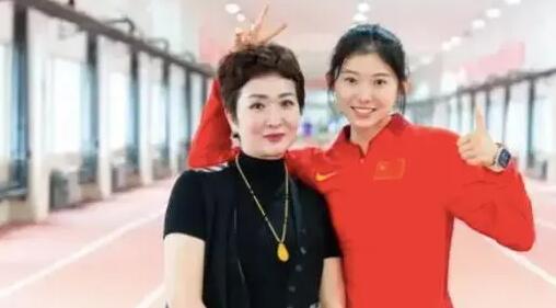 吴艳妮回应直播争议