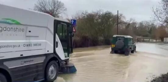 英国连发300多个洪水预警