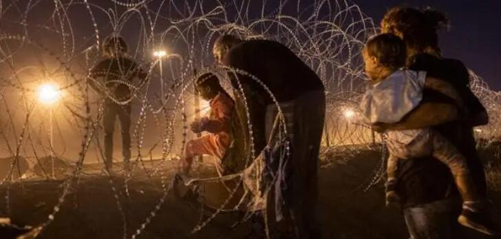 得州兵营美军士兵开枪互射