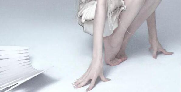 迪丽热巴天使蹲冲上热搜