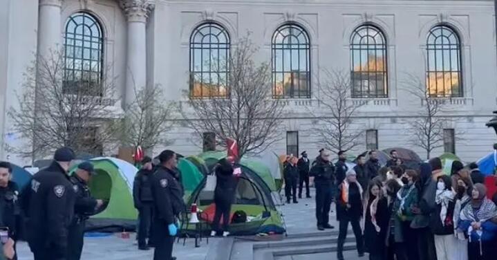 美国警方身着防暴装备冲进耶鲁大学