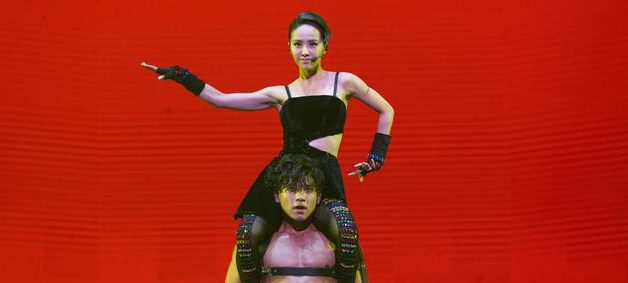 冒充小学生诱骗女生骑大马