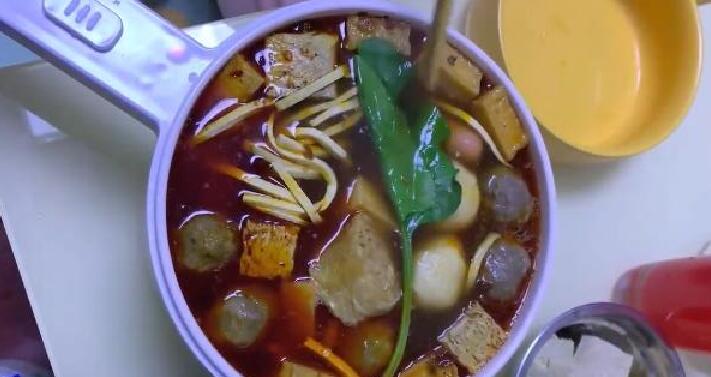 日本拉面店禁止食客用耳机