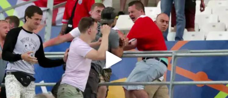 英格兰球迷与荷兰球迷互殴