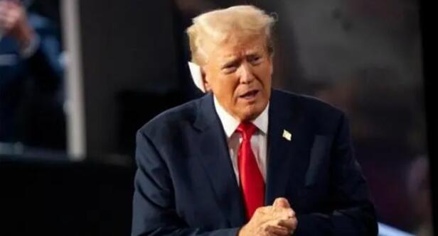 特朗普耳缠绷带现身共和党大会