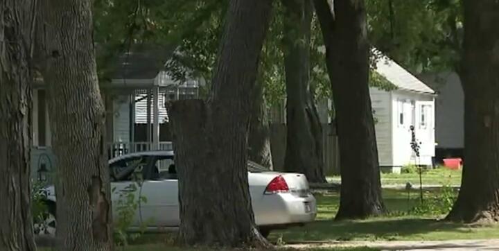 美国一黑人女子报警反遭警察枪杀