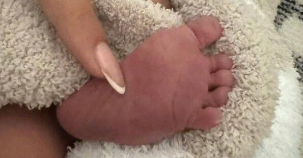 贾斯汀比伯当爸爸了