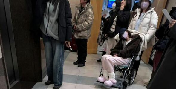 赵露思被曝疑患神经系统疾病