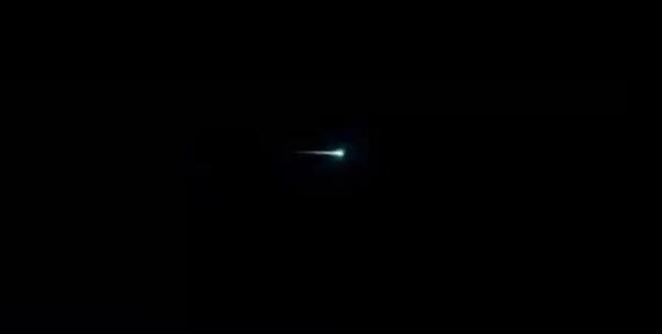 江浙沪多地夜空惊现火球